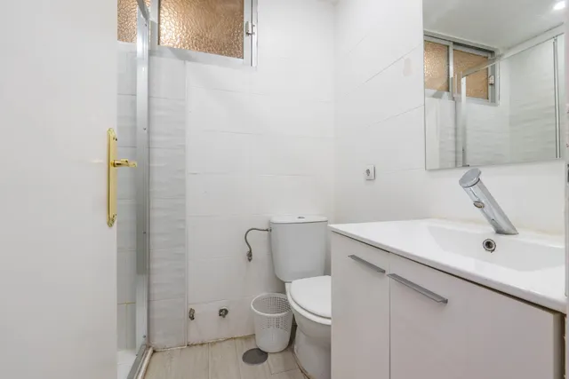 Piso de 5 dormitorios ideal para INVERSORES junto a edificio Junta Andalucía de Almanjáyar — 31