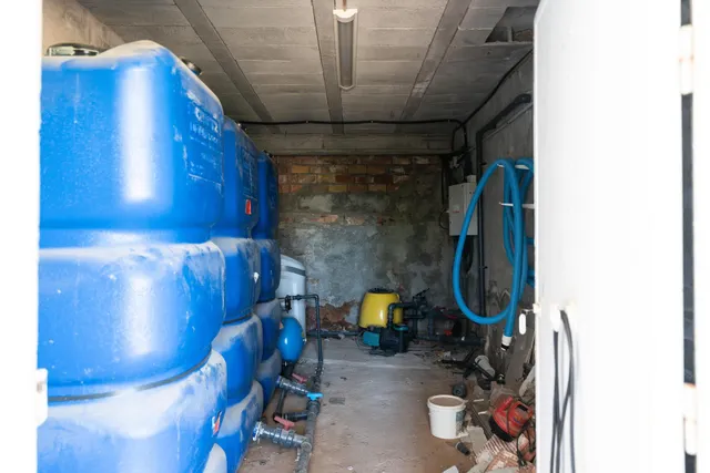 CHALET INDEPENDIENTE DE UNA SOLA PLANTA CON PISCINA — 50