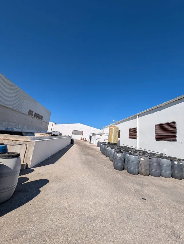 Nave industrial en Alzira con 3.678 m2 de parcela y potencial de ampliación — 8