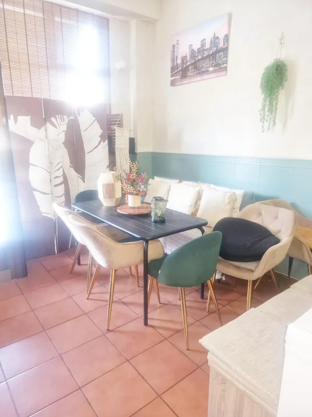 Bocatería en traspaso en Massanassa. 2 terrazas, cocina equi - foto 5