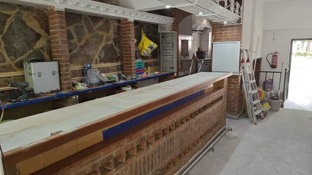 VENTA-LOCAL BAR- CON LICENCIA - CIUDAD DE LOS ANGELES-MADRID - — 34