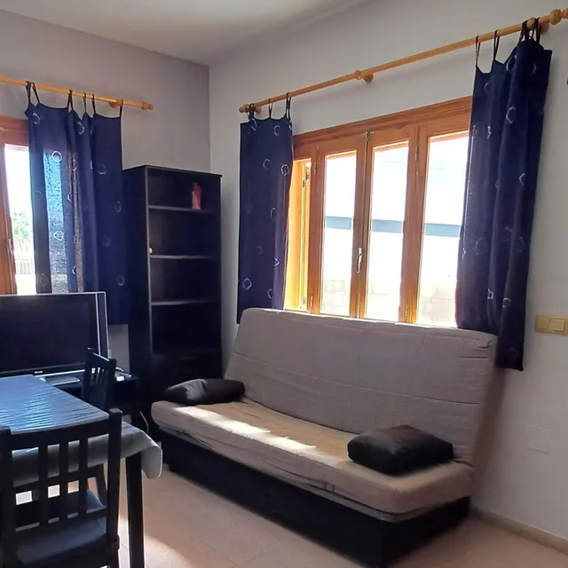Amplia vivienda en urbanización con aparcamiento y piscina — 8