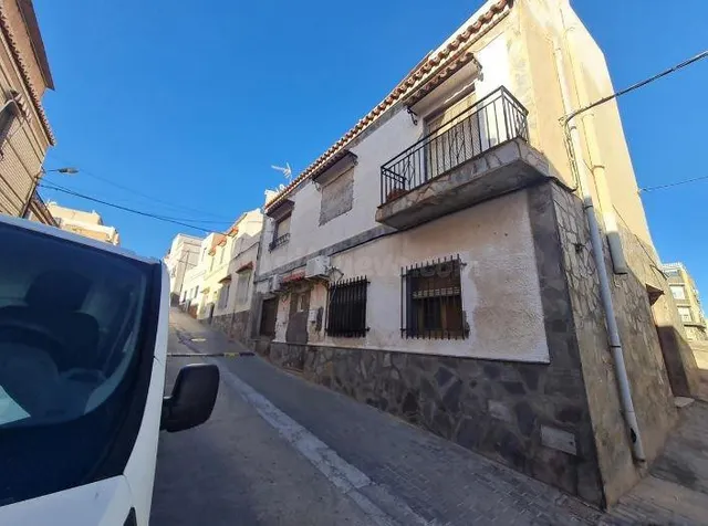 SE VENDE piso OKUPA en C Remo 22 de Adra - foto 2