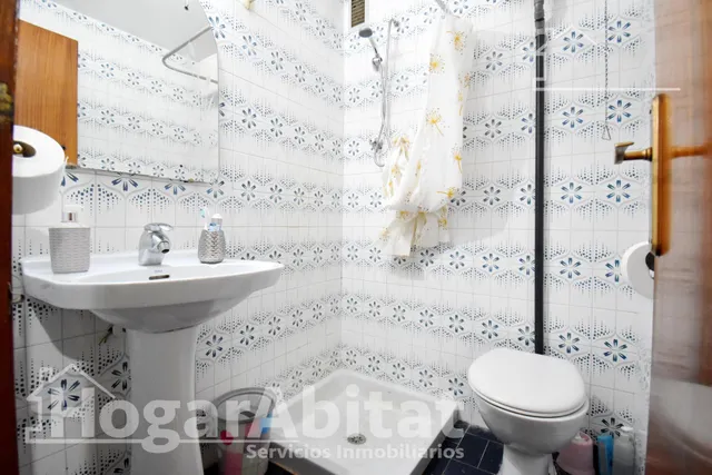 ¡Oportunidad! Amplio, luminoso y exterior con ascensor y balcón, en excelente ubicación — 32