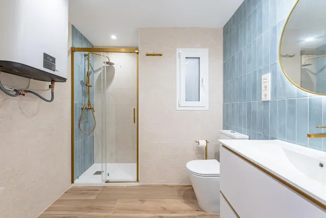 Amplio Apartamento con Licencia Turística en el Corazón de la Ciudad — 12