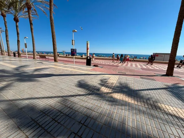 INCREIBLE PISO FRENTE AL MAR — 31