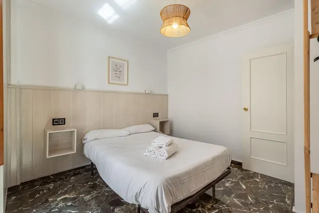 PISO CON LICENCIA TURISTICA EN CALLE NAVAS — 10