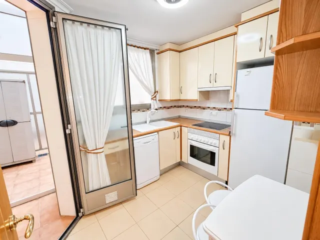Amplio apartamento en el centro, con patio privado, garaje y trastero — 11