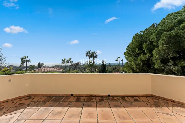 Chalet 4 habitaciones 571m² en venta - Marbella — 46