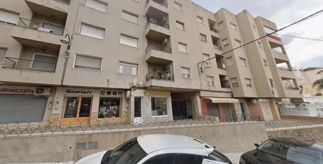 Se vende piso OKUPADO en García Lorca 60 de Macael, Almería.