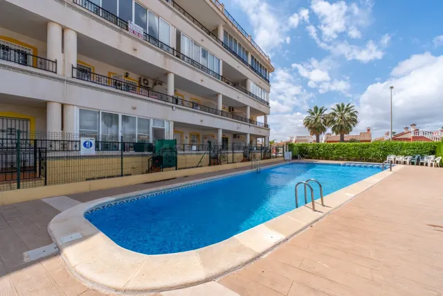 Apartamento 2 habitaciones 69m² en venta - Punta Prima - foto 4