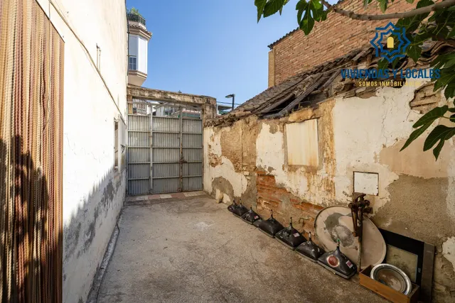 Atención promotores. Casa para derribar y hacer bloque de hasta 720 m2 de obra en Maracena centro — 12