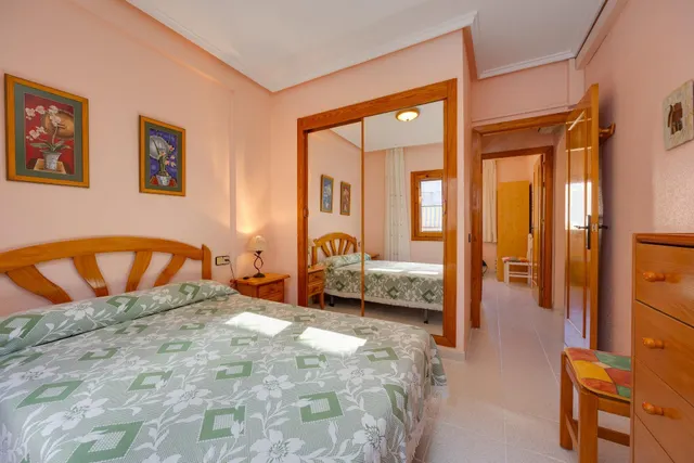 Apartamento de 3 dormitorios y piscina comunitaria en Acequion, Torrevieja — 10