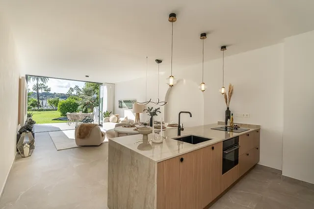 Casa adosada de 4 dormitorios en La Rinconada Valle del Golf de Nueva Andalucía Completamente reformado con altos estándares. — 15