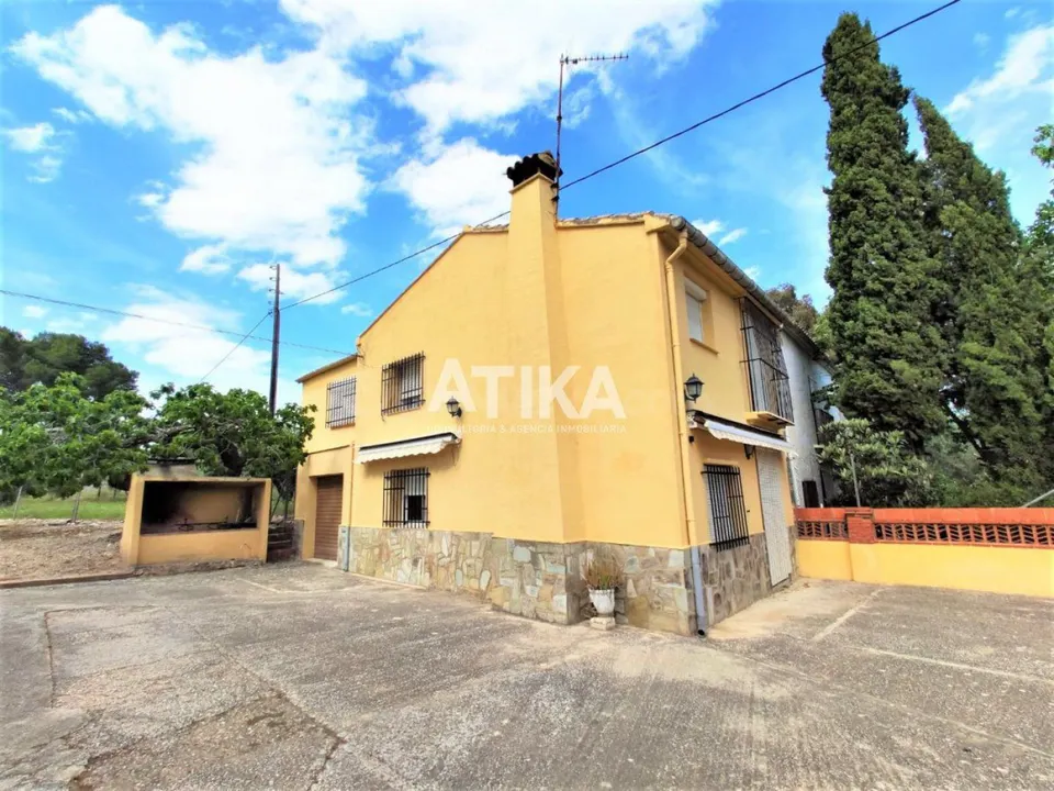 CASA DE CAMPO MUY CERCA DEL CASCO URBANO