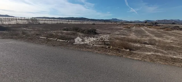 SE VENDE PARCELA DE TERRENO EN MONFORTE DEL CID — 2