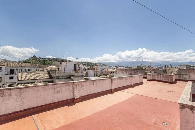 FANTÁSTICO PISO EN PLENO CENTRO DE GRANADA — 37
