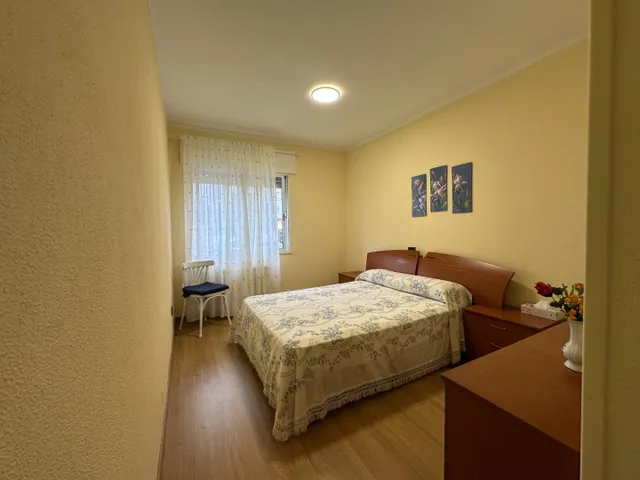 Amplio piso de 4 habitaciones con terraza y garaje en Rúa Erin (Zona Sur) — 16