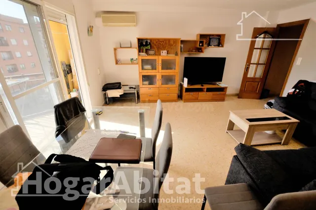 ¡BURJASSOT CENTRO! AMPLIO Y EXTERIOR CON GARAJE Y TERRAZA - foto 2