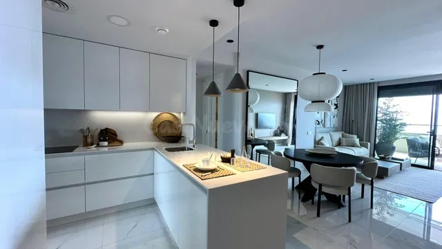 Apartamento de 2 dormitorios listo para entrar a vivir en Playa de Poniente(Benidorm) — 5