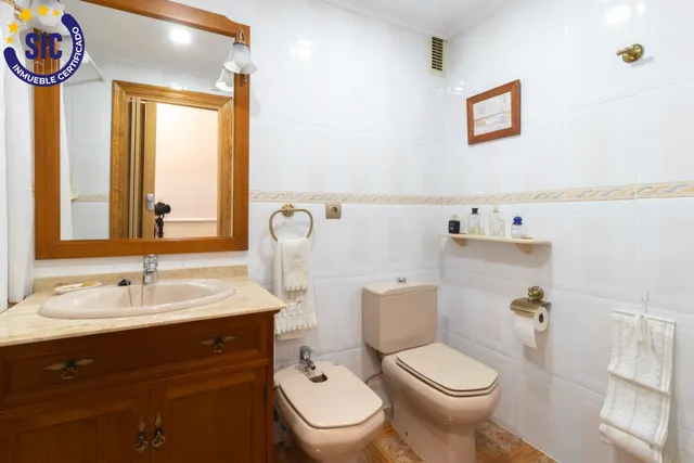Se vende amplio piso en zona céntrica de Torrent — 24