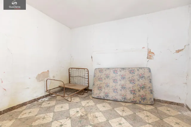 CASA PARA REFORMAR EN CAMPOTEJAR — 11