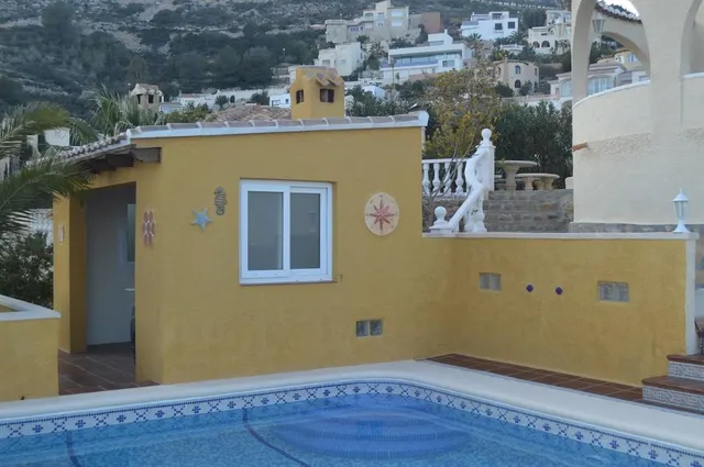Villa en Benitachell con piscina y vistas al mar — 27