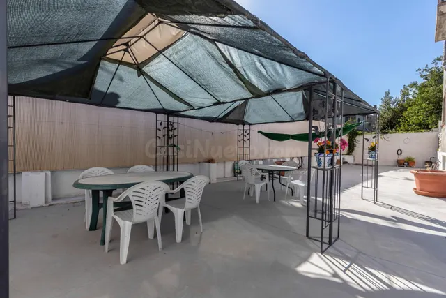 MAGNIFICA UNIFAMILIAR ADOSADA DE 4 PLANTAS EN LOMA LINDA CON PISCINA COMUNITARIA — 3