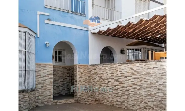 CASA ADOSADA EN VENTA EN GERENA – 3 DORMITORIOS, PATIO, TERR