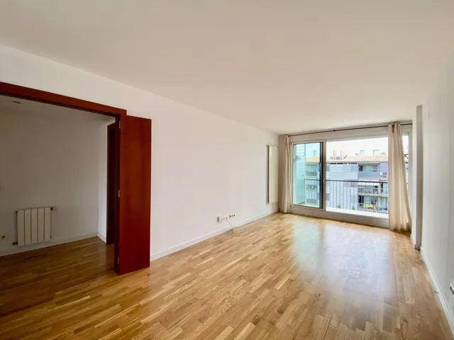 Piso en Venta Exterior con Piscina Comunitaria e Inquilino — 3