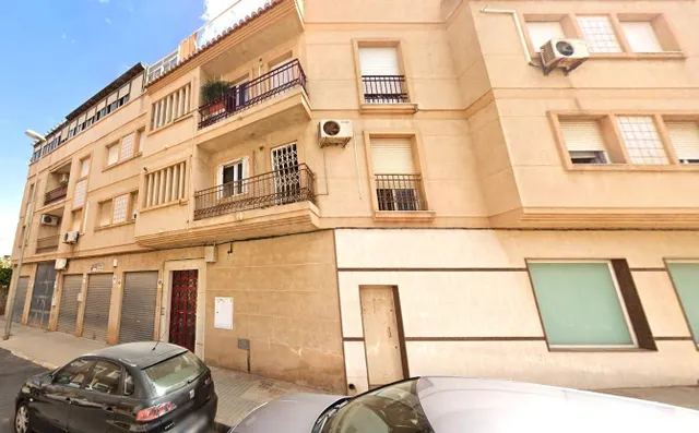 Piso de 4 dormitorios en venta en C/Descubrimiento de Santo 