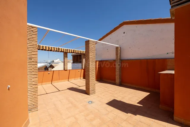 SE VENDE ÁTICO CON GRAN TERRAZA Y VISTAS A SIERRA NEVADA GRA - foto 3