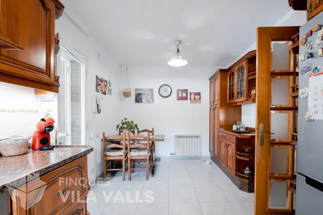 Casa con terraza, jardín y amplios espacios — 19