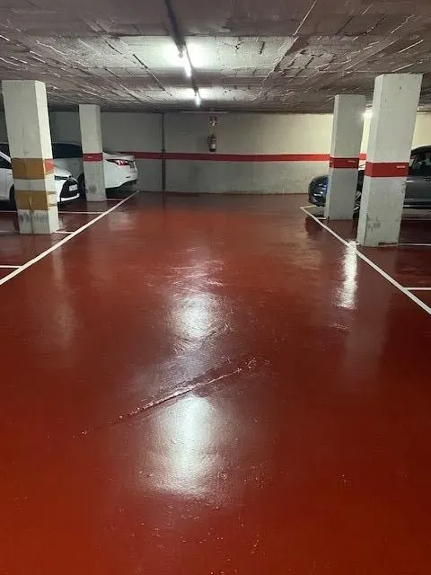 Parking en Av. Generalitat 26 (coche mediano o pequeño) — 16