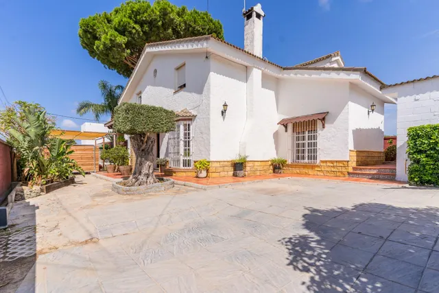 VENTA DE CHALET EN VENTA EN LAS DEHESILLAS — 18