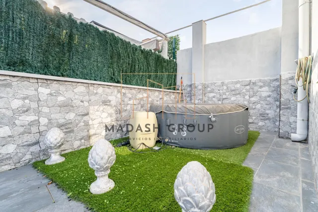 Ático totalmente reformado con terraza y solárium de 45 m2 en Vila-seca — 28
