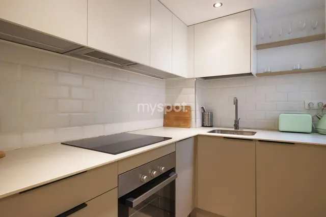 Elegante apartamento reformado de 1 dormitorio en el Raval — 14