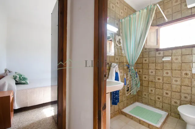 Ref. 04405.- EXCLUSIVA.- Chalet independiente con piscina en Urb. Camp Llíria. — 25
