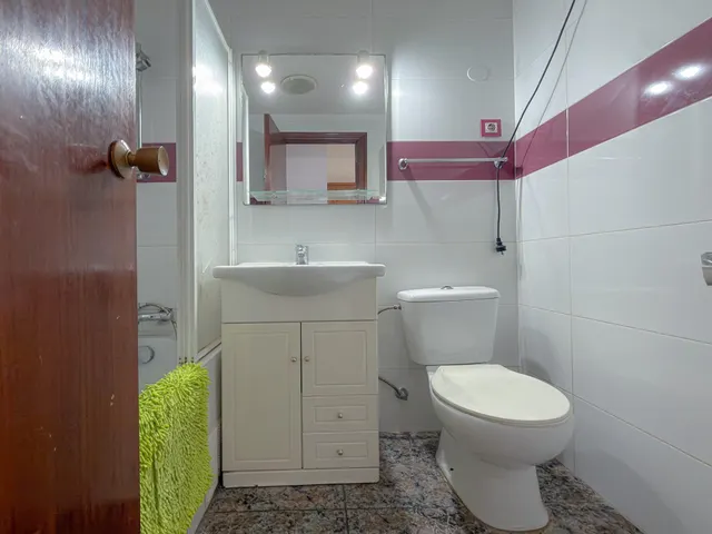 Amplio apartamento completamente reformado + Gran terraza y Piscina comunitaria (160 mts playa) — 21