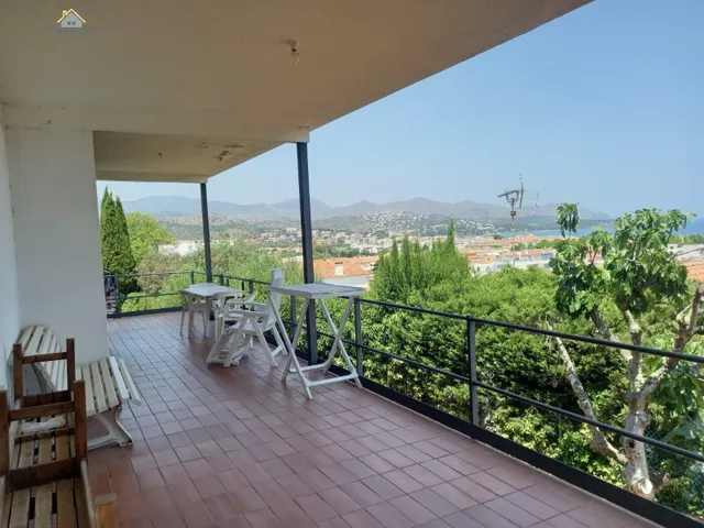 Casa con jardín y vistas en venta en el puerto de Llançà. — 17