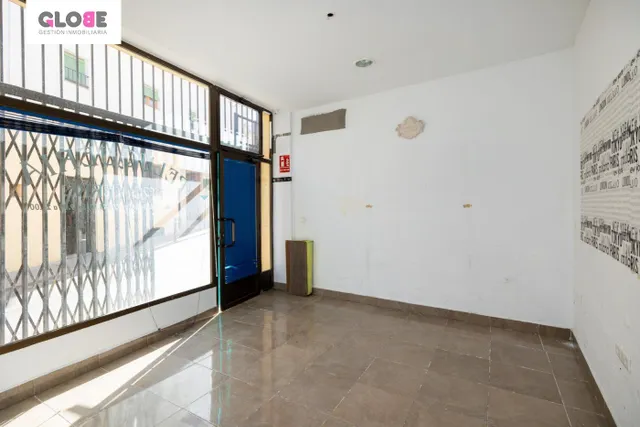 Espectacular edificio a 3 calles con vivienda y locales comerciales en pleno centro de Alhama — 5