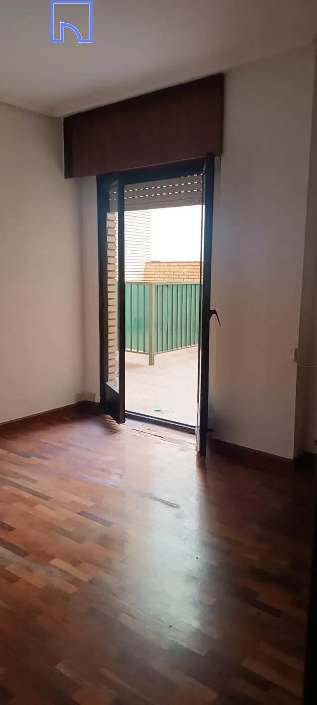 Piso de 4 habitaciones y 3 baños en zona centro — 7