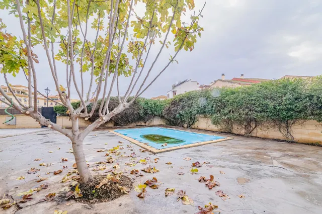 Chalet en venta en la mejor zona de ATARFE — 3