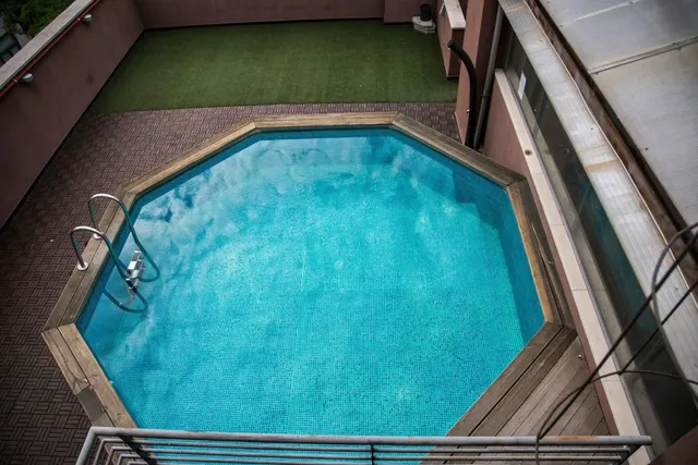 Oficina tipo loft con garaje y piscina en santa leonor — 16