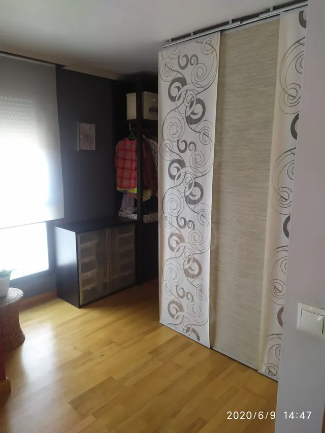 SE VENDE APARTAMENTO MUY LUMINOSO, COCINA AMERICANA, 3 HAB., 2 BAÑOS, ASCENSOR, GARAJE. PARA ENTRAR. — 7