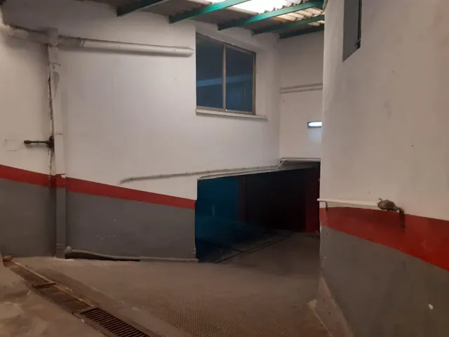 GARAJE CERRADO — 3