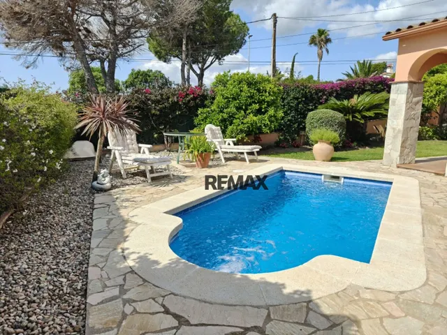 Calonge | Chalet con piscina privada y terraza con vistas al - foto 5