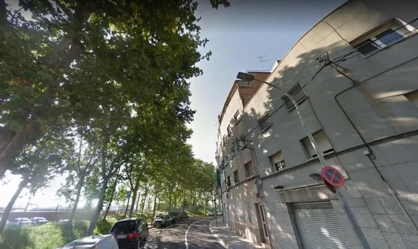 SE VENDE PISO EN BARCELONA, ZONA LA TRINITAT VELLA