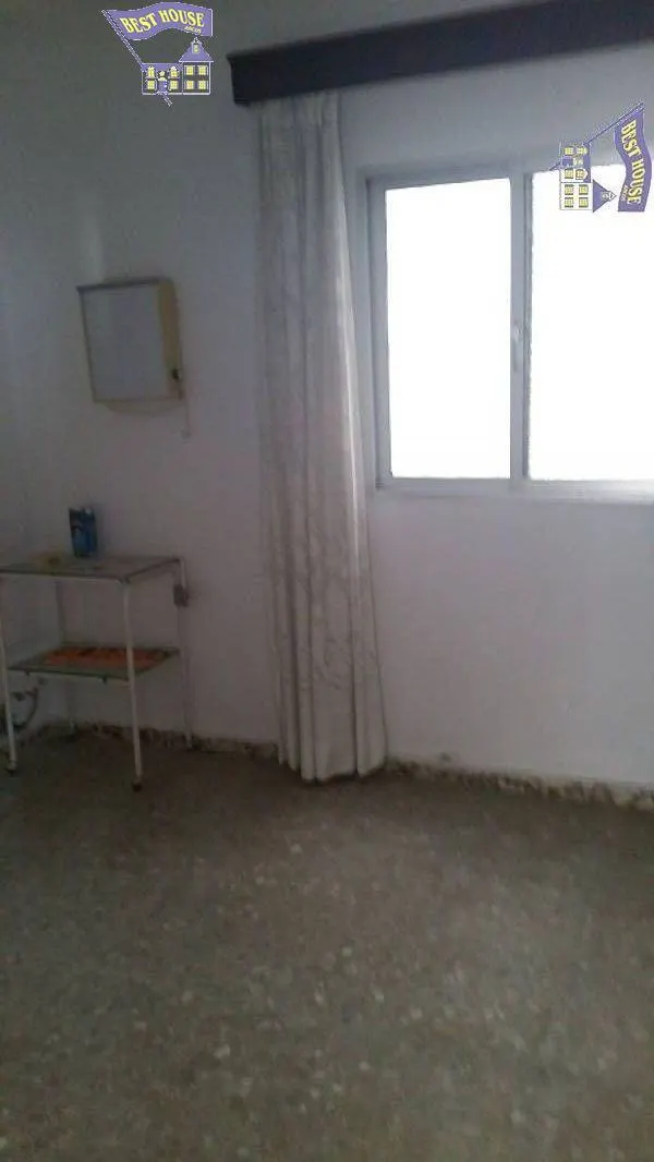 LOCAL COMERCIAL - ZONA CENTRO — 6