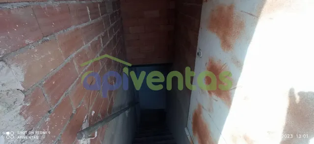 Casa con terreno y nave, LA ESCUCHA — 37